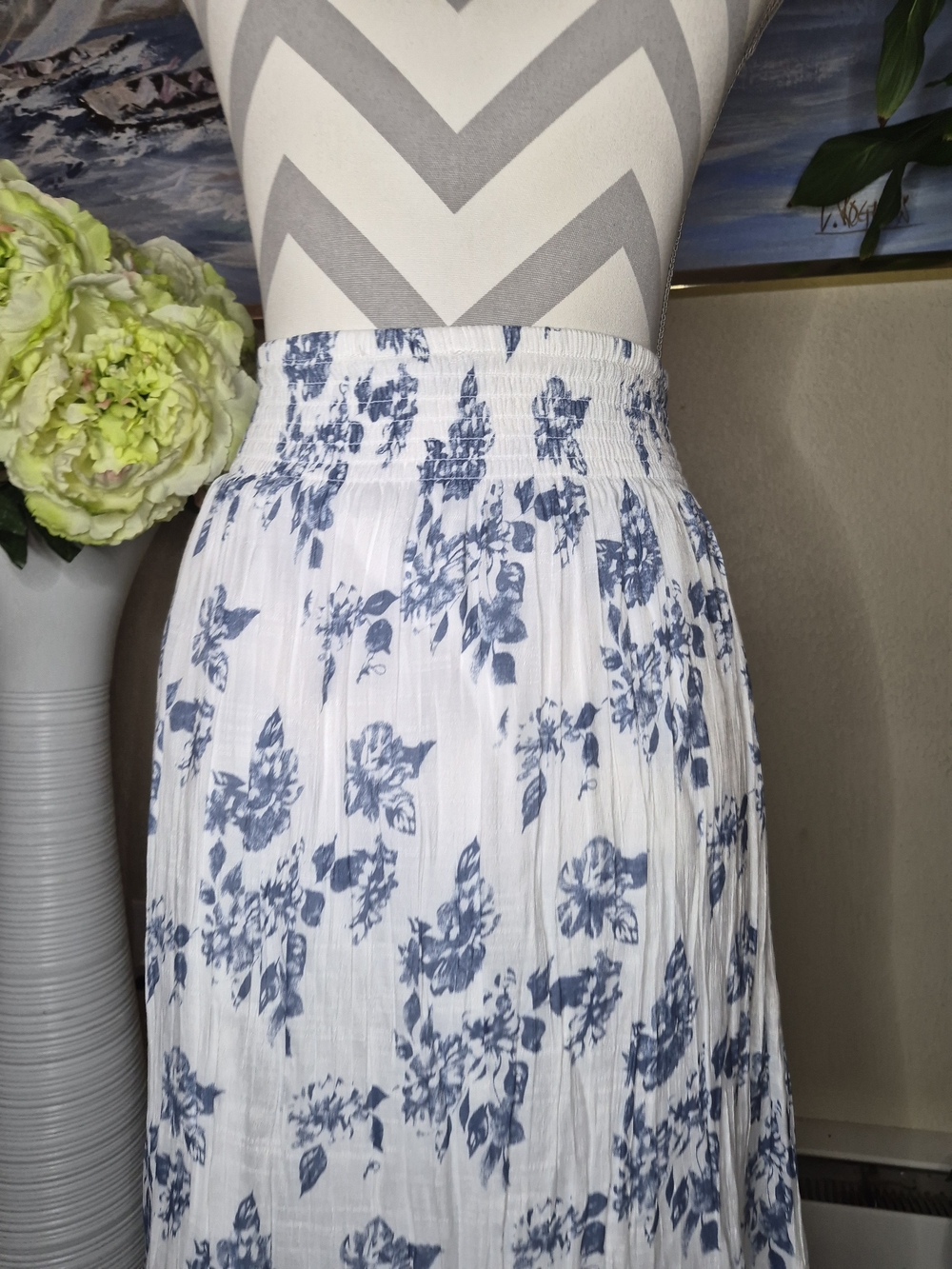 Igee Women's White & Blue Floral Print Maxi Toered Skirt - Picture 7 of 8